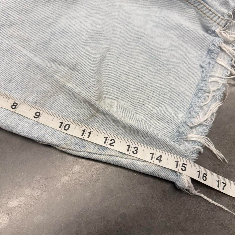 Levi’s Jorts - image 3